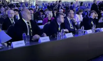 Бойко Борисов пристигна на конгреса на ЕНП в Букурещ (ВИДЕО)