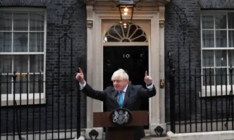 Това е, хора: Борис Джонсън нарече себе си ракета-носител на прощаване с премиерския пост