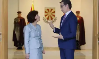 Силяновска се закле като президент на Македония, гръцката посланичка си тръгна демонстративно