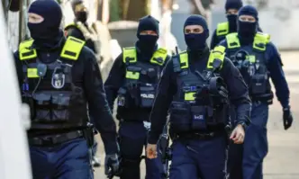 Изведоха жена, барикадирала се в болница и взела заложници в Германия