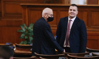 Балабанов: Не БНБ, а търгуването на национални интереси застрашава коалицията