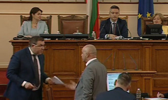 Напрежение в НС: Свиленски недоволен от думи на проф. Ангелов, че втори главен прокурор иска имунитет на депутат от БСП (СНИМКИ)