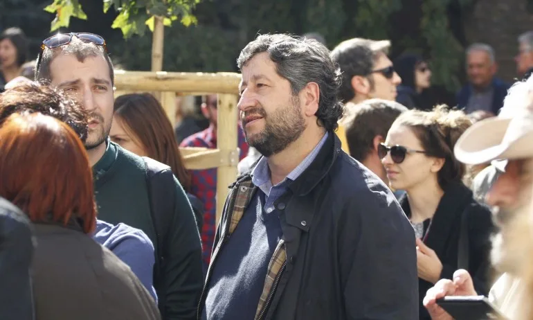 Галя Прокопиева, Христо Иванов и Кака Цонка поведоха бунт срещу Фандъкова(СНИМКИ/ВИДЕО) - Tribune.bg